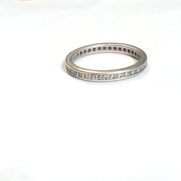 Vintage platinum channel set diamond eternity ring. Sz 7 - Picture 2 of 5